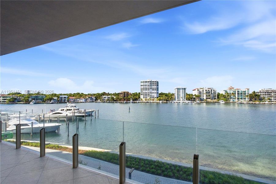 Condo located in Miami, FL showcasing its design and architecture (Image 25).