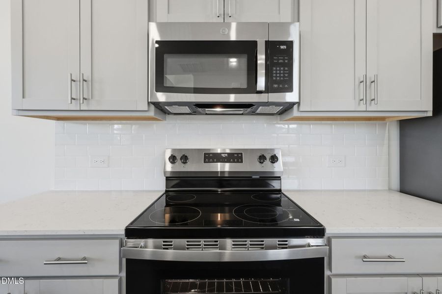 SUN_ElmGrove_Pic_Wyatt_QMI_31_Kitchen_3o