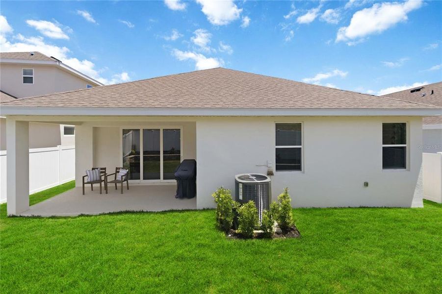 Exterior details and patio area of a home in , Clermont (Image 29).