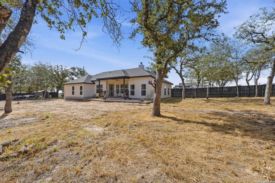 Exterior details and patio area of a home in , La Vernia (Image 21).