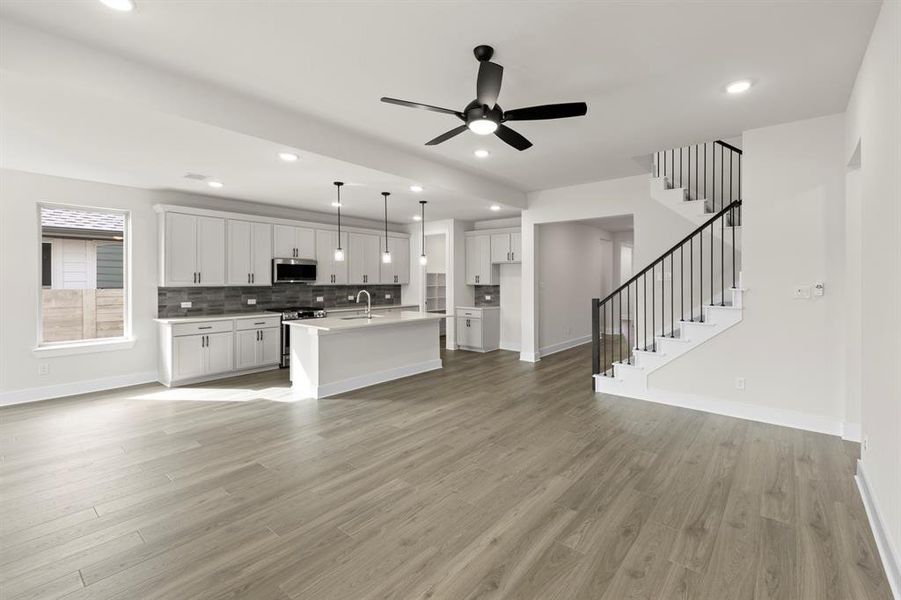 07. 2716 Andorra - Family (2) 07. 2716 Andorra - Family (2)