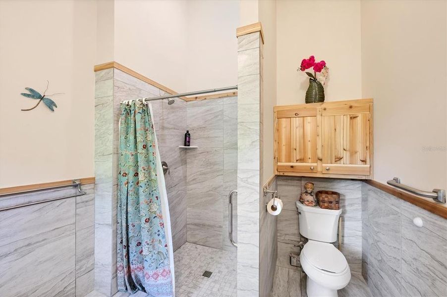 Furnished interior view inside a new home in , Englewood (Image 5).