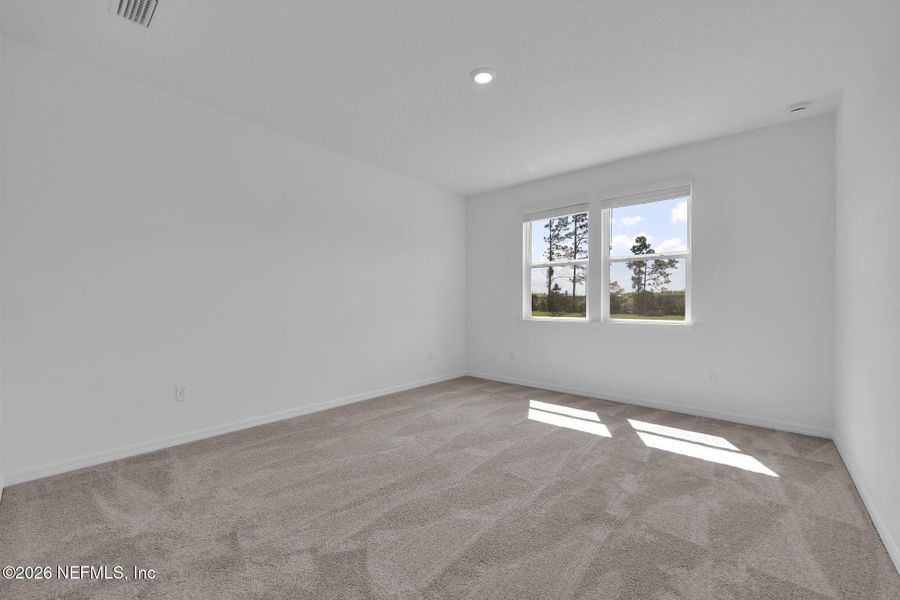Spacious, unfurnished interior of a new home in Hyland Trail, Green Cove Springs (Image 21).