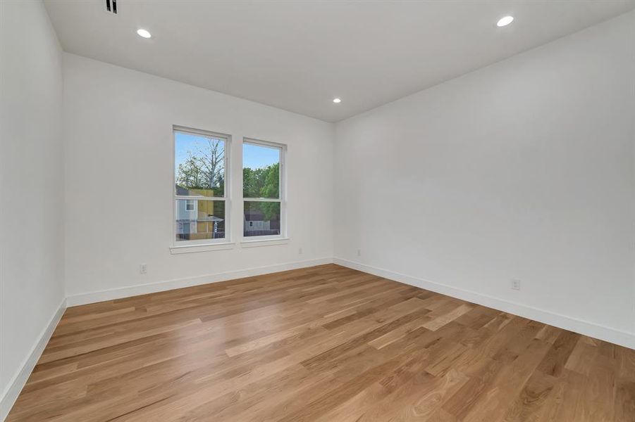 Spacious, unfurnished interior of a new home in , Dallas (Image 21).