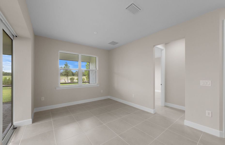 Spacious, unfurnished interior of a new home in Del Webb Oak Creek, North Fort Myers (Image 20).