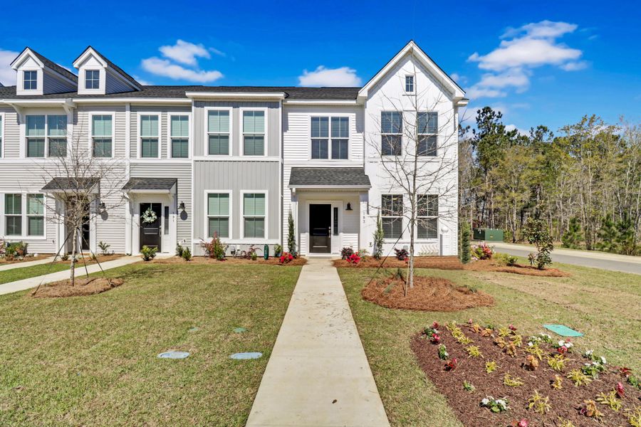 Image 33 of a home in Six Oaks.