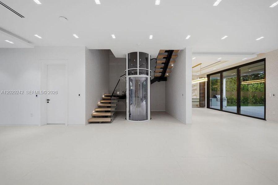 Spacious, unfurnished interior of a new home in , Fort Lauderdale (Image 70).