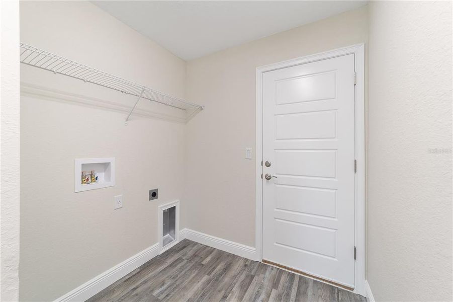 Spacious, unfurnished interior of a new home in , Ocala (Image 31).