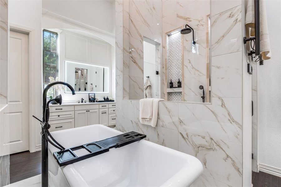 Furnished interior view inside a new home in , Cedar Hill (Image 12).