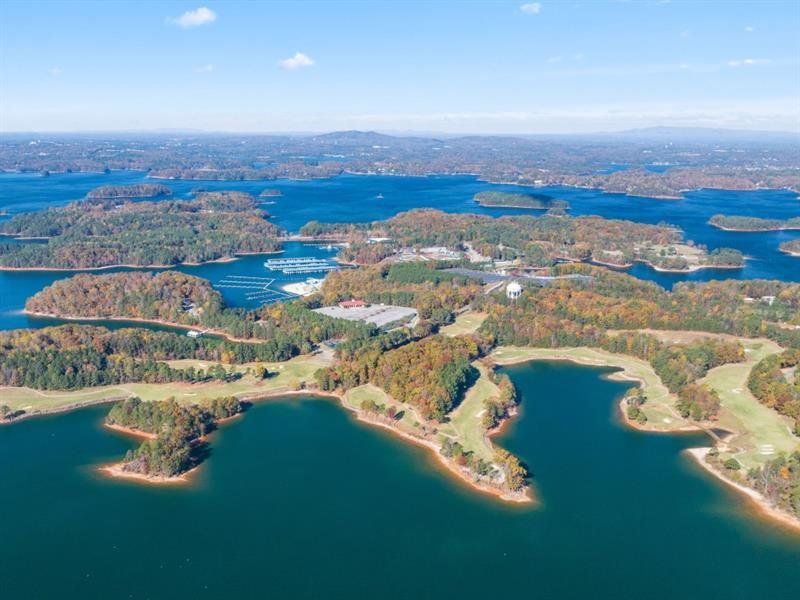 Image 86 of a home in Waypoint.