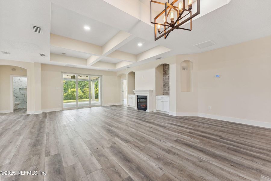 Spacious, unfurnished interior of a new home in , Jacksonville (Image 18).