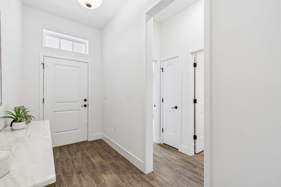 Spacious, unfurnished interior of a new home in Abbey Glen, Dade City (Image 22).