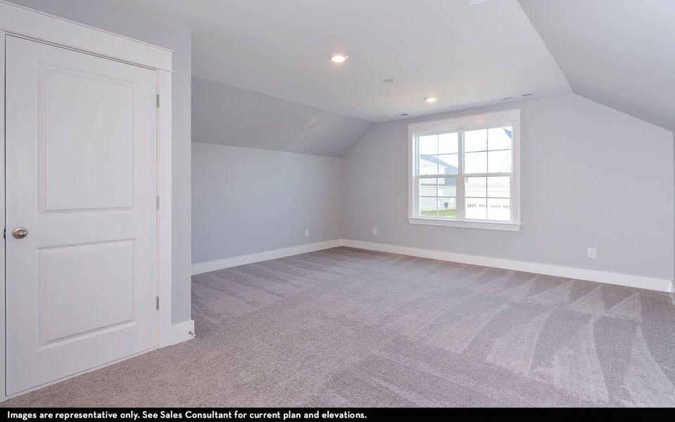 Spacious, unfurnished interior of a new home in McCain's Station, Gallatin (Image 16).