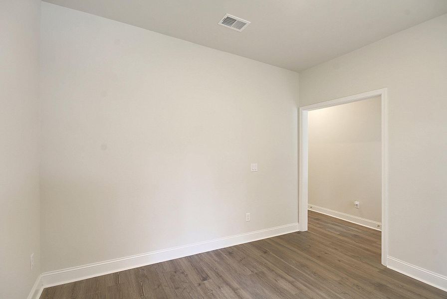 Spacious, unfurnished interior of a new home in Founder's Park, Lincolnville (Image 20).