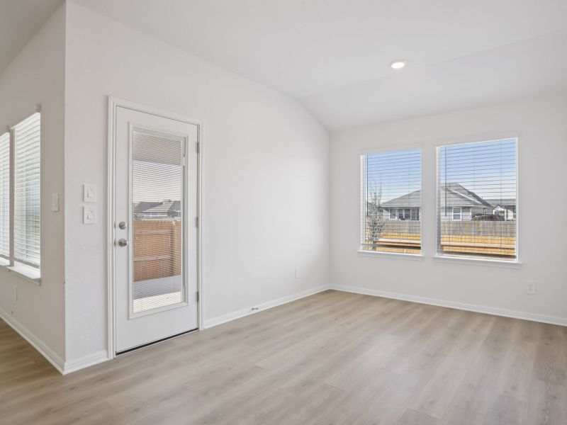 Spacious, unfurnished interior of a new home in Prairie Winds - Reserve Collection, Hutto (Image 11).