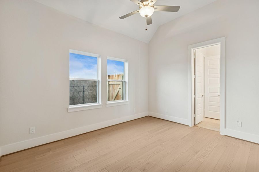 Spacious, unfurnished interior of a new home in Briarley, Montgomery (Image 20).