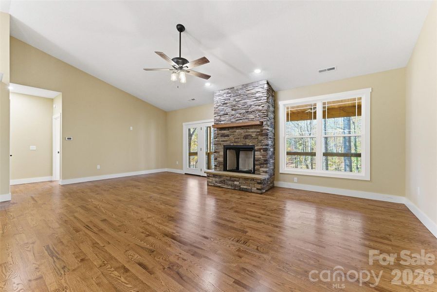 Spacious, unfurnished interior of a new home in , Hendersonville (Image 26).