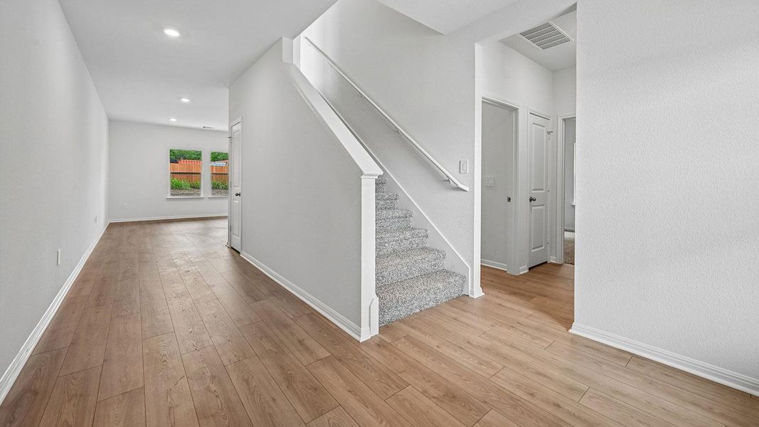 Spacious, unfurnished interior of a new home in Bar W Ranch, Leander (Image 36).
