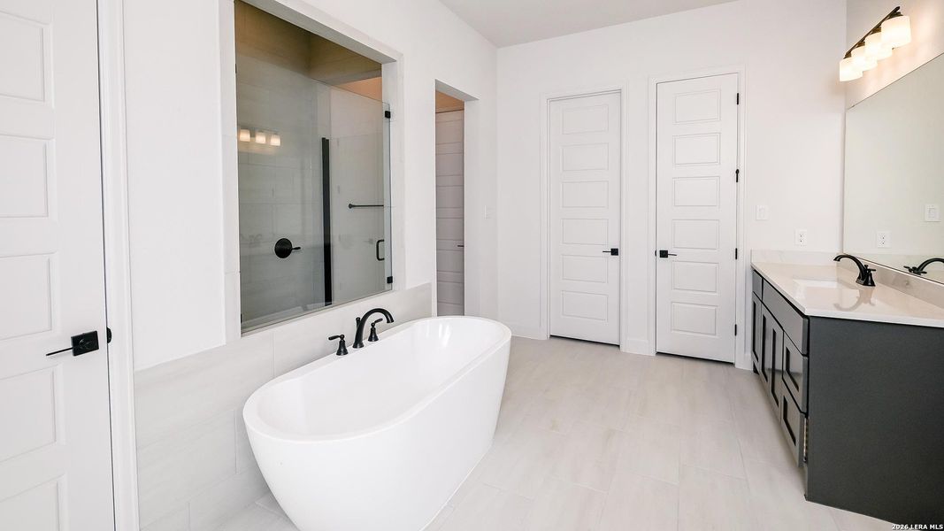 Furnished interior view inside a new home in Johnson Ranch, Bulverde (Image 9).