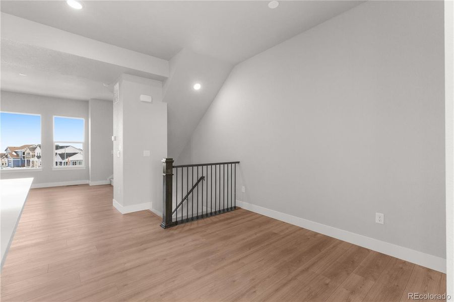 Spacious, unfurnished interior of a new home in Dillon Pointe - Skyview, Broomfield (Image 10).