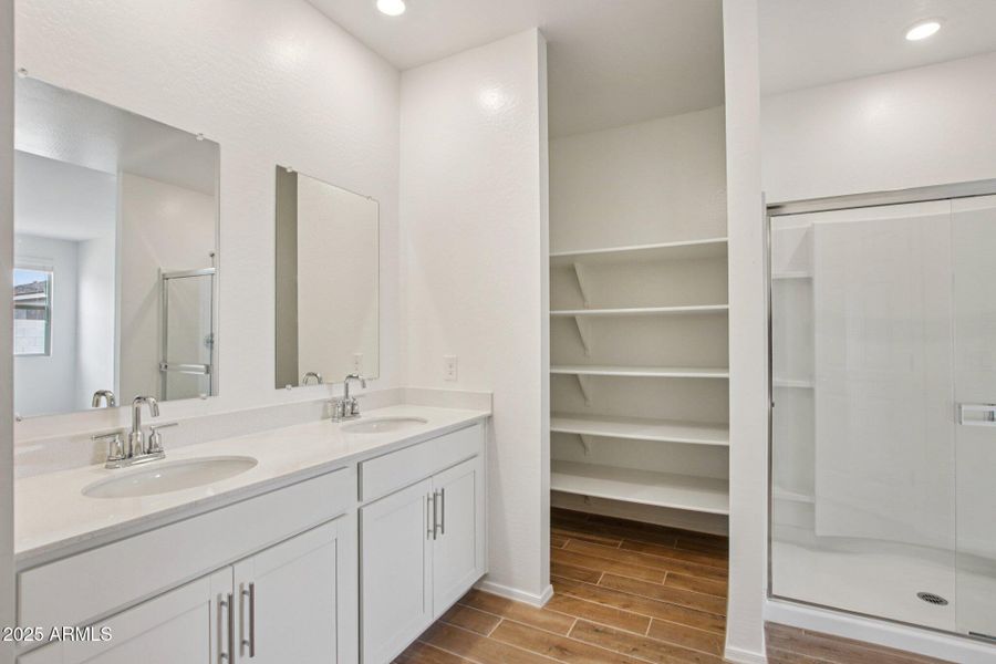 27-web-or-mls-W Kenner Dr-S0509-027