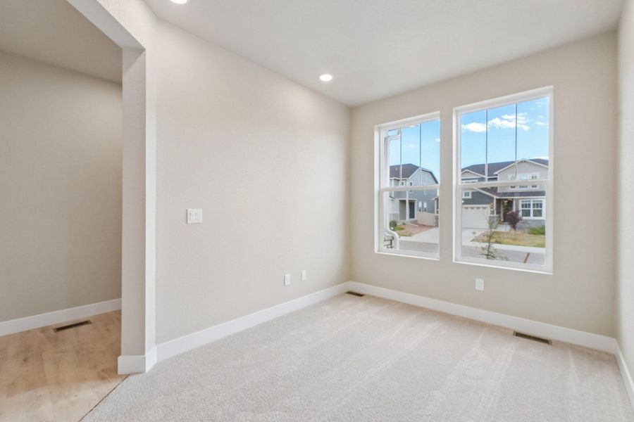 Spacious, unfurnished interior of a new home in The Trails at Aspen Ridge, Colorado Springs (Image 20).