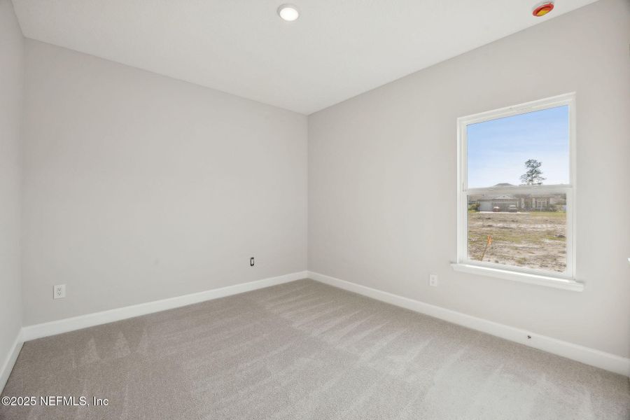 Spacious, unfurnished interior of a new home in Sandy Ridge, Yulee (Image 12).