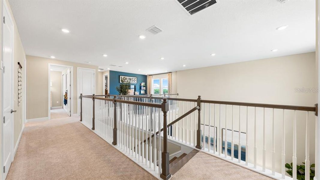 Spacious, unfurnished interior of a new home in Indigo Creek, Apollo Beach (Image 19).