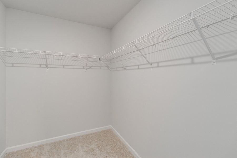Spacious, unfurnished interior of a new home in Bluefield, Lexington (Image 26).