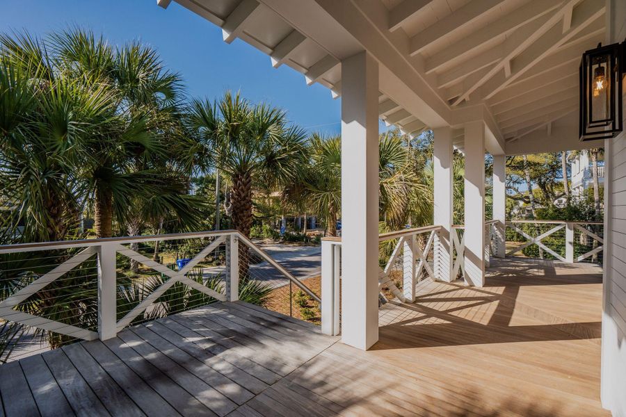 Exterior details and patio area of a home in , Folly Beach (Image 47).