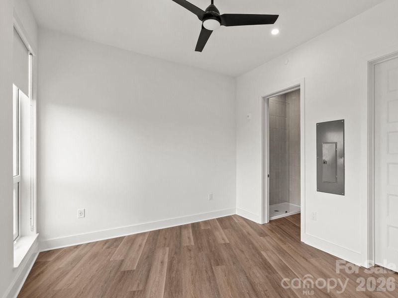Spacious, unfurnished interior of a new home in , Asheville (Image 18).