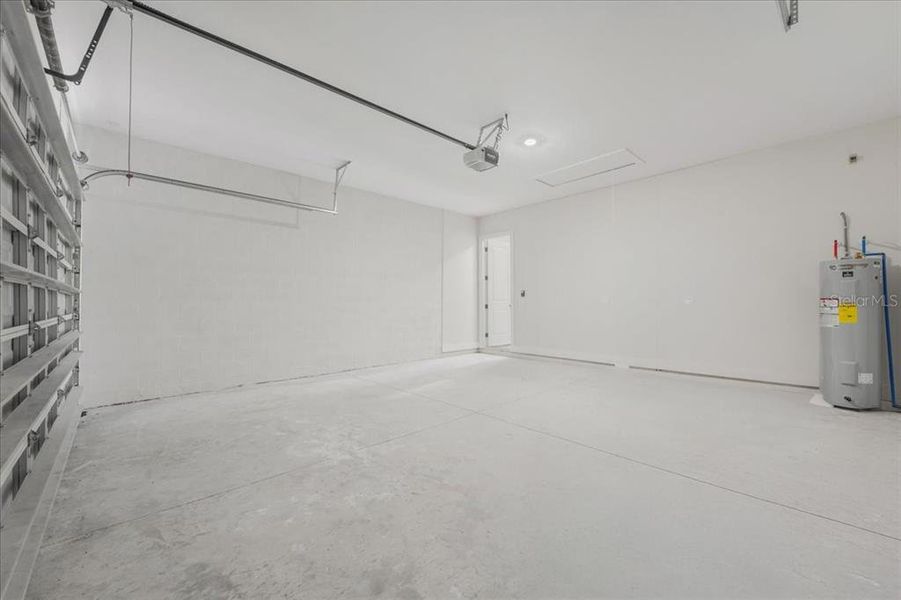 Spacious, unfurnished interior of a new home in , Lehigh Acres (Image 49).