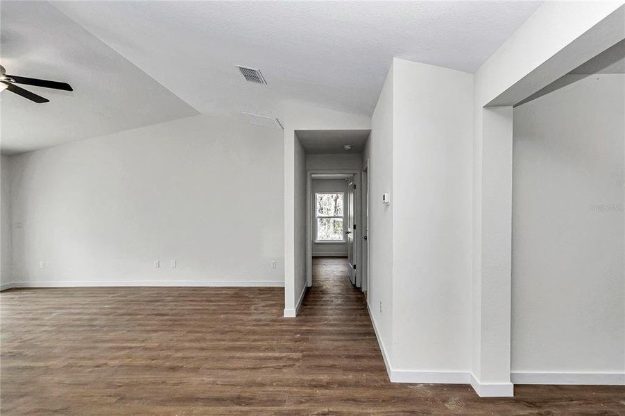 Spacious, unfurnished interior of a new home in , Dunnellon (Image 32).