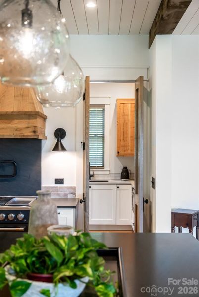 Image 47 of a home in .