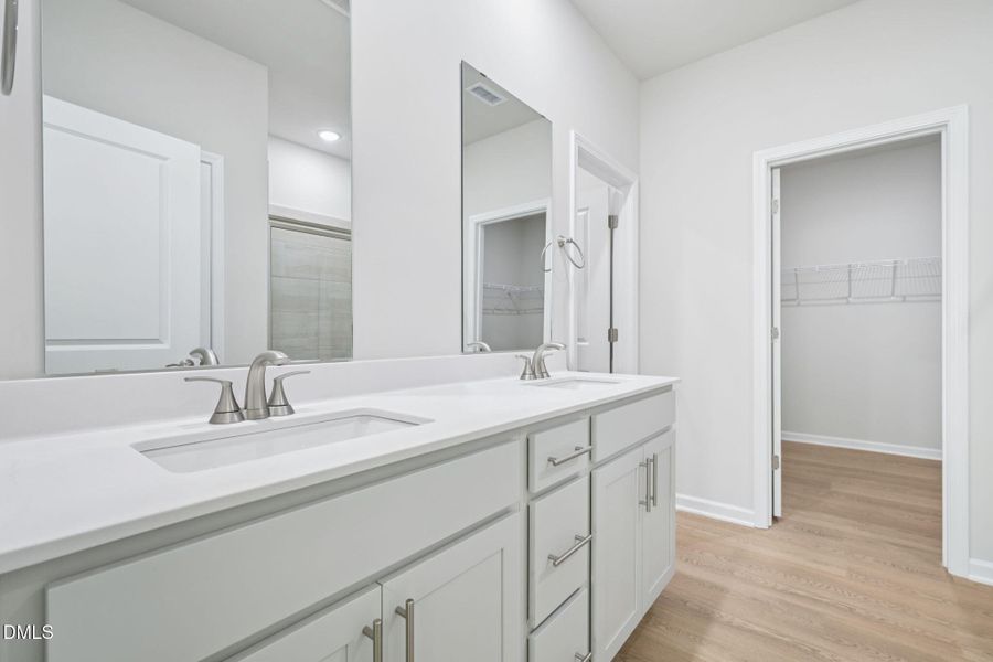 25-web-or-mls-Raleigh - Oak Manor - 713