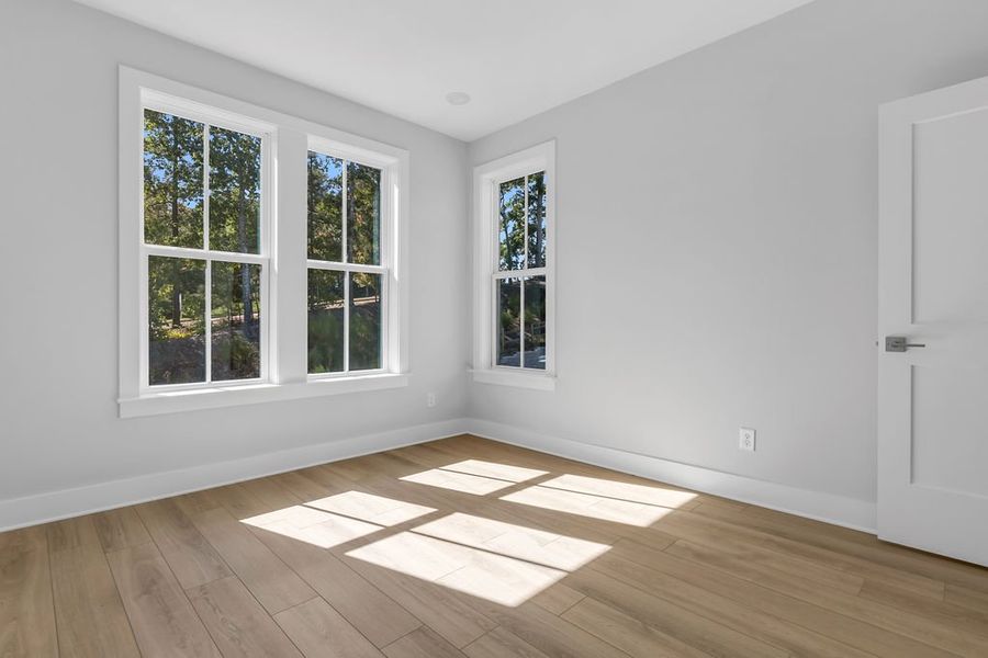 Spacious, unfurnished interior of a new home in Echo Park, Suwanee (Image 32).