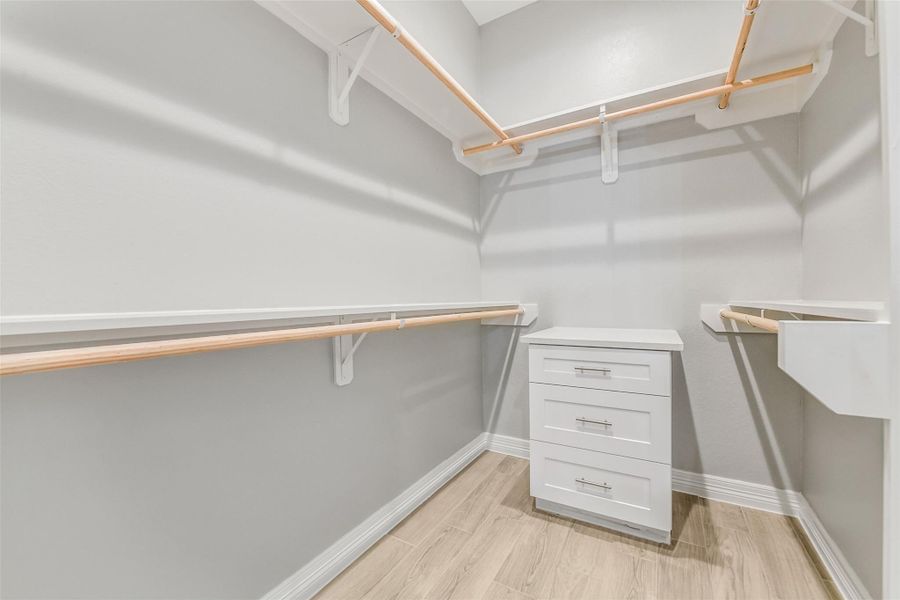 Spacious, unfurnished interior of a new home in , La Marque (Image 22).