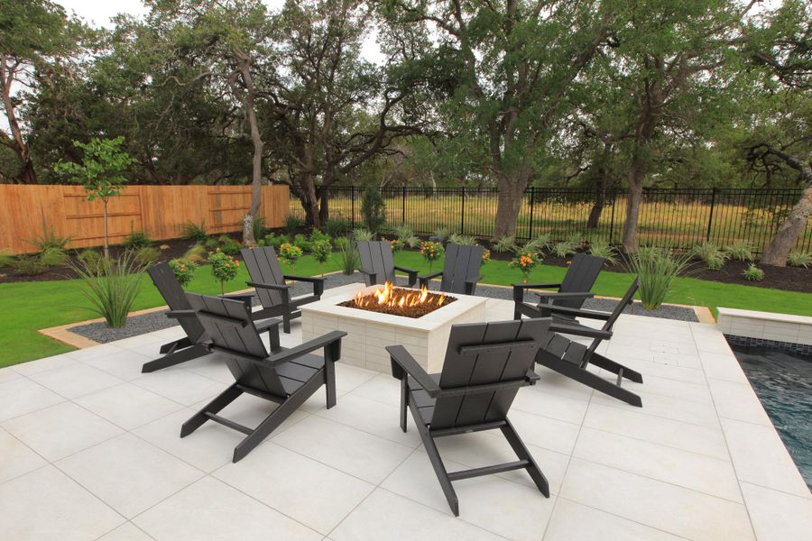 The Lynmar Outdoor Living Area