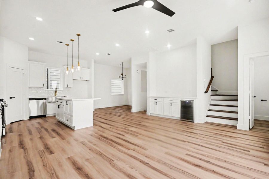 Spacious, unfurnished interior of a new home in , Houston (Image 27).