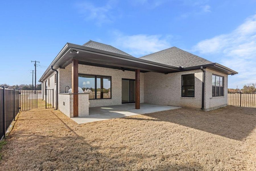 Exterior details and patio area of a home in , Gordonville (Image 4).