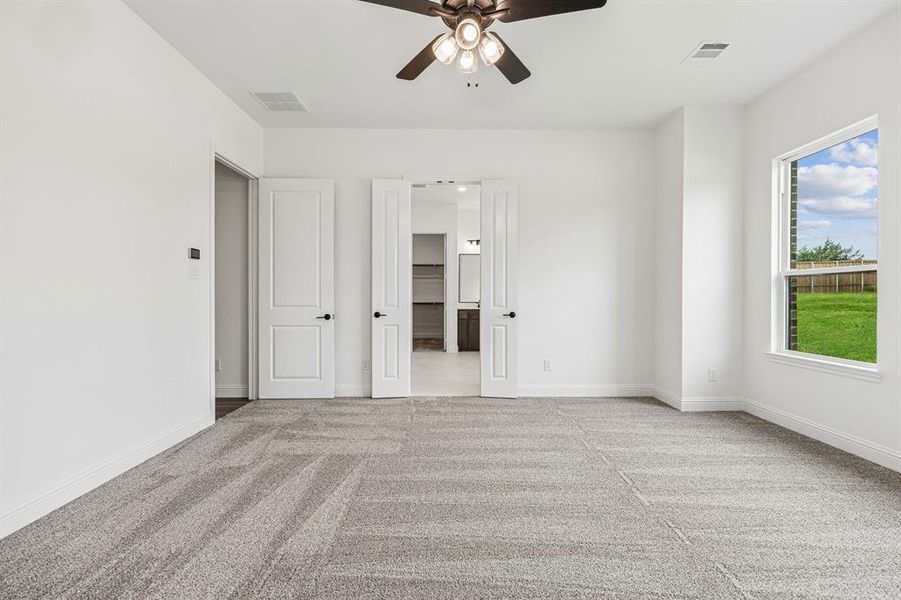 Spacious, unfurnished interior of a new home in Oak Creek Ranch, Midlothian (Image 25). Spacious, unfurnished interior of a new home in Oak Creek Ranch, Midlothian (Image 25).