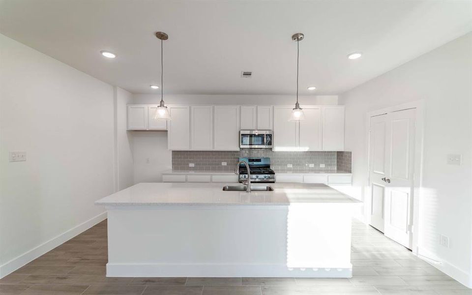 Furnished interior view inside a new home in River Ranch Meadows, Dayton (Image 6).