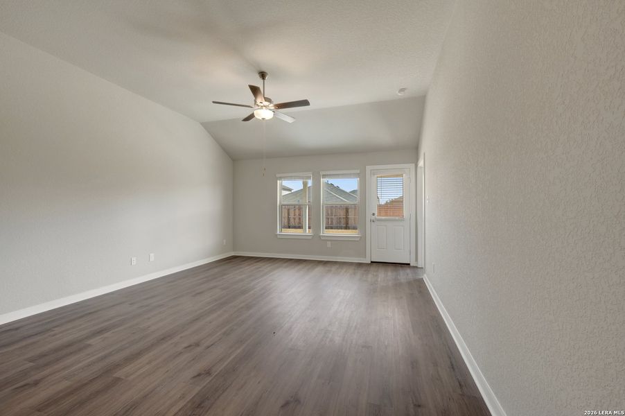 Spacious, unfurnished interior of a new home in Winding Brook, San Antonio (Image 45). Spacious, unfurnished interior of a new home in Winding Brook, San Antonio (Image 45).