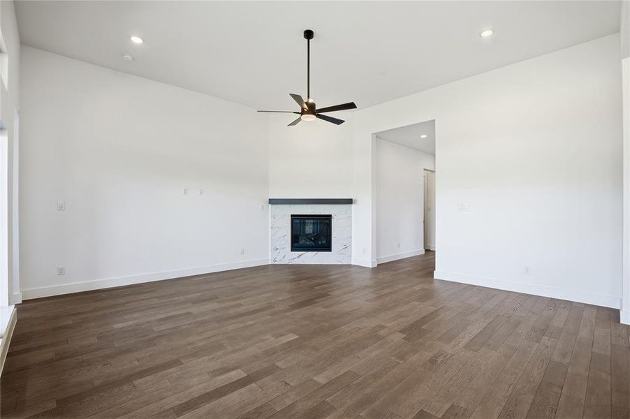 Spacious, unfurnished interior of a new home in Pecan Grove, Burleson (Image 22). Spacious, unfurnished interior of a new home in Pecan Grove, Burleson (Image 22).