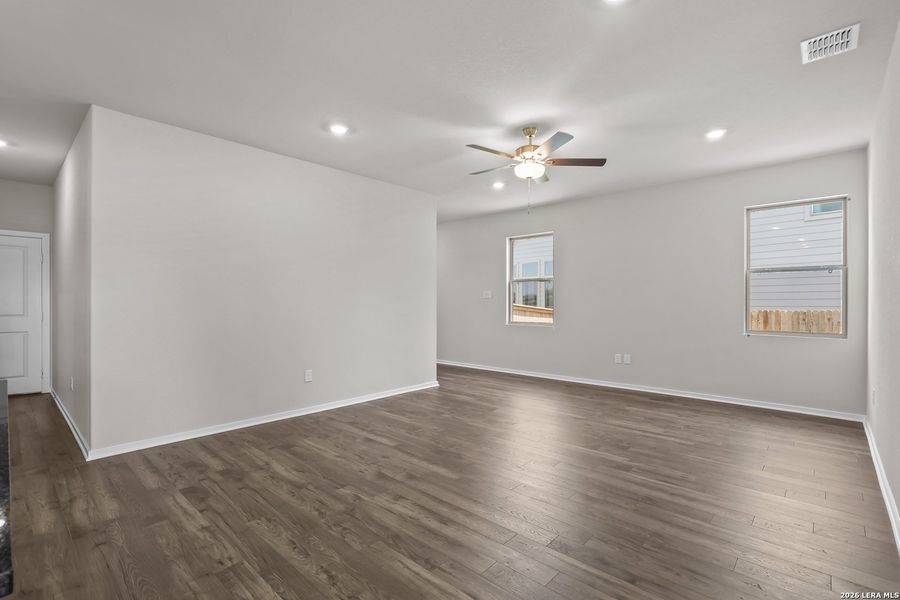 Spacious, unfurnished interior of a new home in The Parklands, Schertz (Image 33). Spacious, unfurnished interior of a new home in The Parklands, Schertz (Image 33).