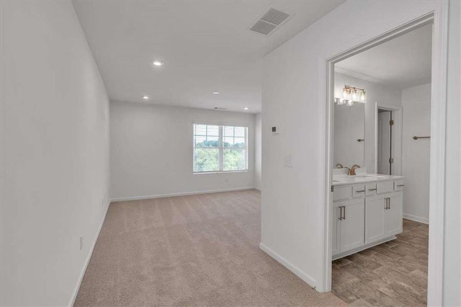 Spacious, unfurnished interior of a new home in The View at Groover's Lake, Lithia Springs (Image 27). Spacious, unfurnished interior of a new home in The View at Groover's Lake, Lithia Springs (Image 27).