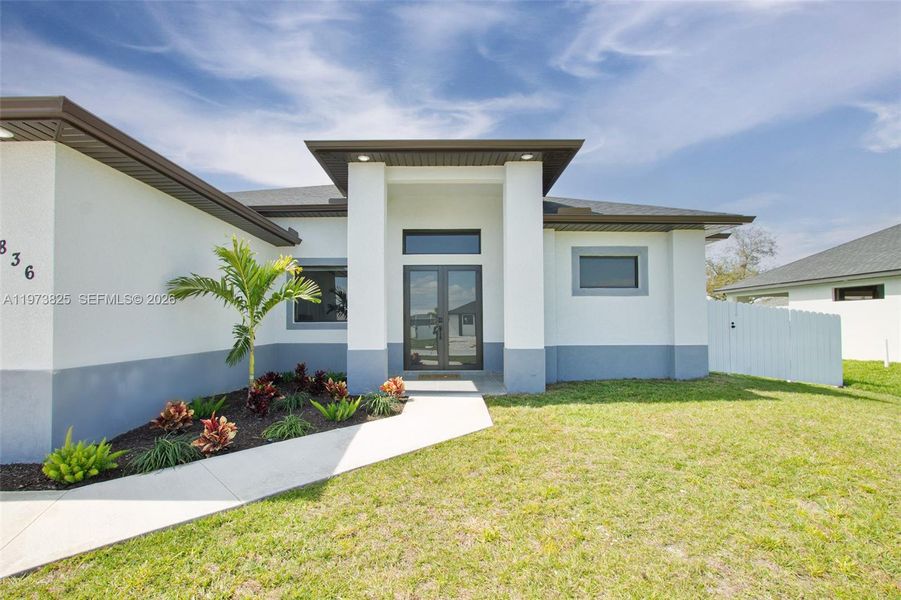 Exterior details and patio area of a home in , Cape Coral (Image 3).