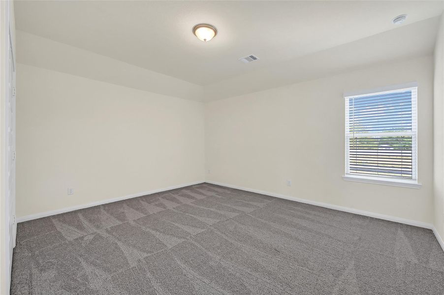 Spacious, unfurnished interior of a new home in Aldine Pines, Houston (Image 16).