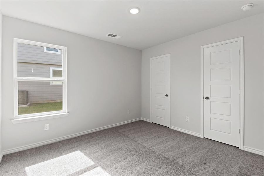Spacious, unfurnished interior of a new home in Deer Creek, Fort Worth (Image 35). Spacious, unfurnished interior of a new home in Deer Creek, Fort Worth (Image 35).