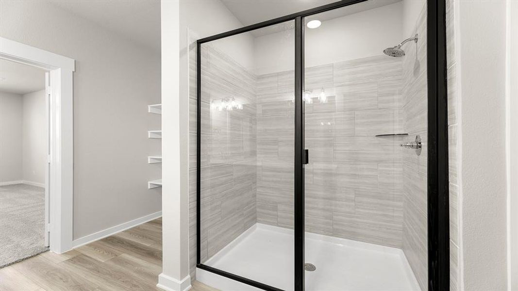 18. 747 Embrace - Bath (3) 18. 747 Embrace - Bath (3)